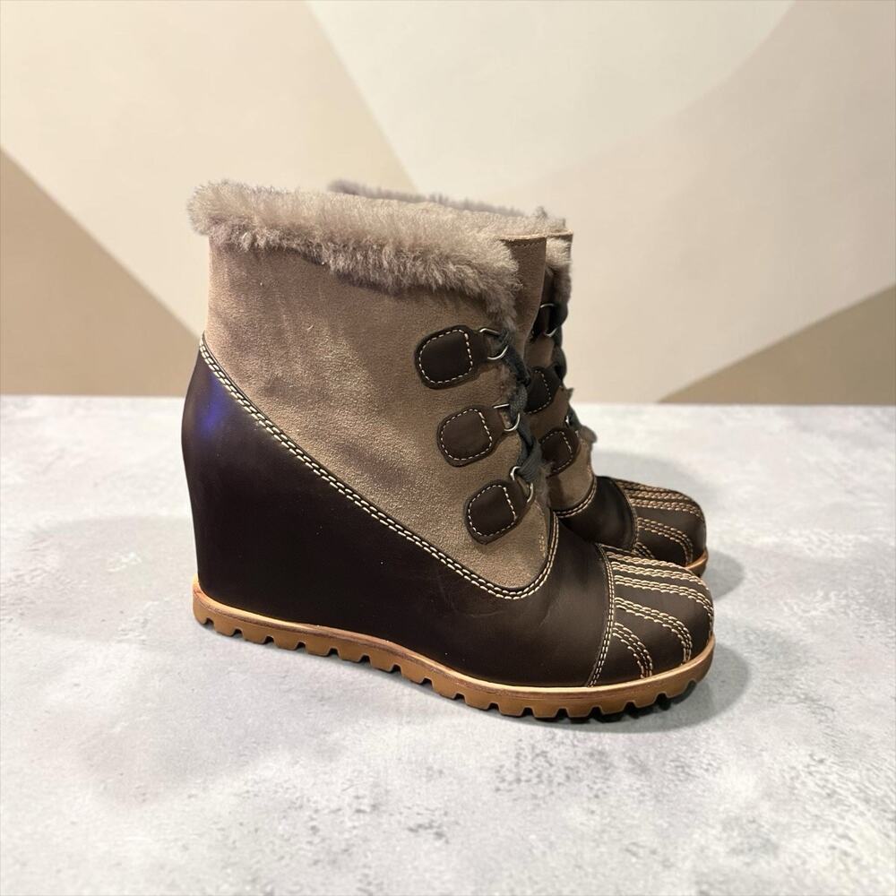 UGG Alasdair waterproof wedge booties in brown leather / suede Size Is 8 EU 39